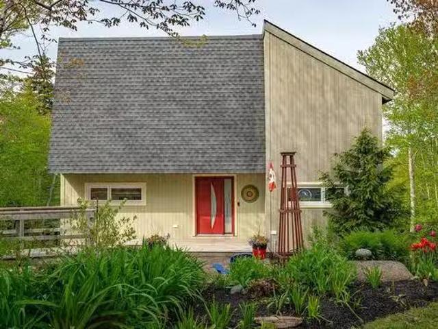 183 Lakewood Drive, Brookside, NS, B3T 1S6 house for sale L.