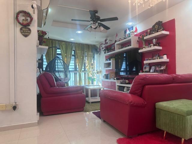 183 Yung Sheng Road HDB Apartment For Sale, $650,000, 3 Bed 2 Bath 13,314 sqft $49.00 psf