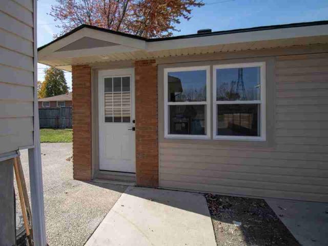 184 Bradley Ave 3 Studio Apartment for Rent at 184 Bradley Ave, Welland, ON L3B 1L5