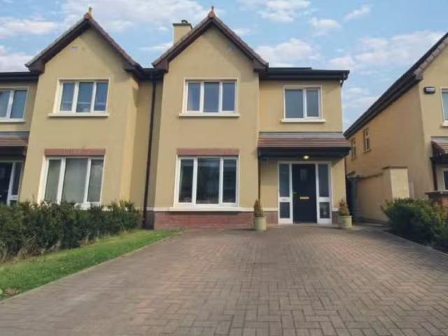 184 Kylemore, Golf Links Road, V9437Y5 is for sale