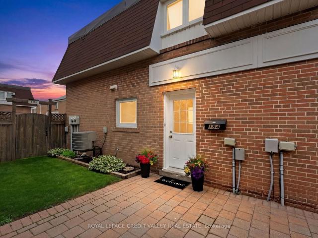 184 Town House Crescent, Brampton | 3+1Beds/1Bath, Townhouse, $499,999 | Condos. Ca