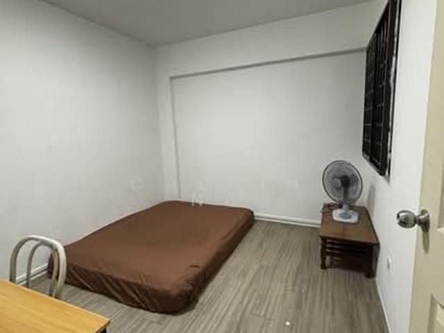 184C Rivervale Crescent HDB Apartment Room Rental, $700, 1 Bed 2 Bath 120 sqft $5.83 psf