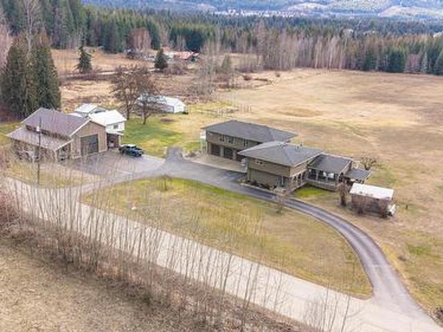 1851 70 Street, Salmon Arm, BC, V1E 1X4 Luxury House for sale | Listing ID 10377 | Royal LePage Carriage Trade Luxury Properties