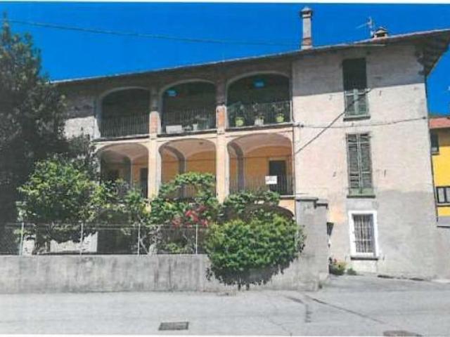 185/2023 U VA Porzione di cas in asta a Cuvio