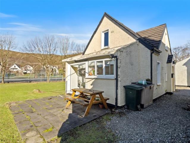 185,000 | 70 Clifden Glen, Clifden, Galway Matt O'Sullivan Auctioneers 4904 MyHome. Ie Residential