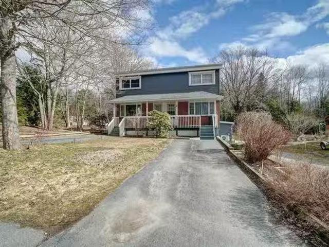 185 Old Beaver Bank Road, Lower Sackville, NS, B4E 1J5 house.