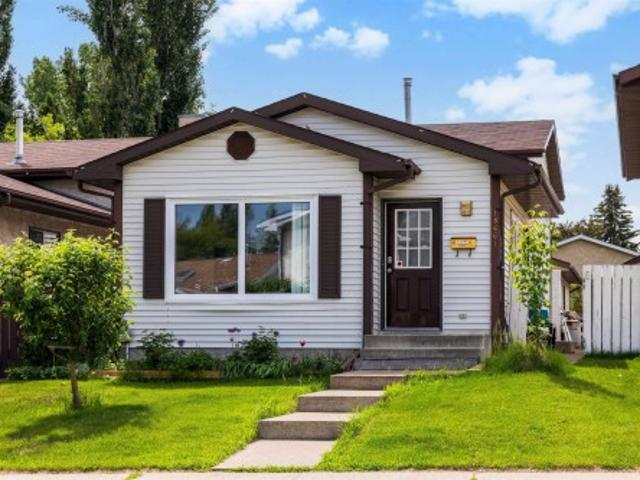 1866 Avenue, Edmonton, AB, T6M 2B3 house for sale | Listing ID E4494 | Royal LePage