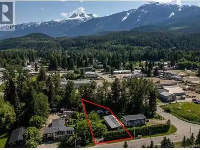 1867 Nixon Road, Revelstoke, BC, V0E 2S0 house for sale Lis.