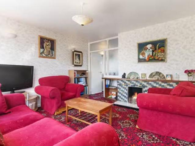 186 Balally Drive, Dundrum, Dublin 16, D16RT61 is for sale
