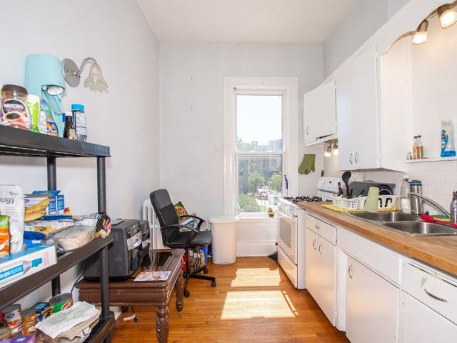 186 James St, St. Catharines All Inclusive 1 Bedroom Unit
