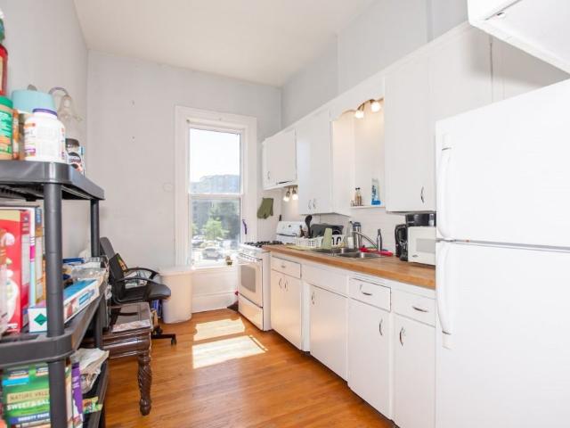 186 James Street 4 1 Bedroom Apartment for Rent at 186 James St, St. Catharines, ON L2R 5C5 Downtown St. Catharines