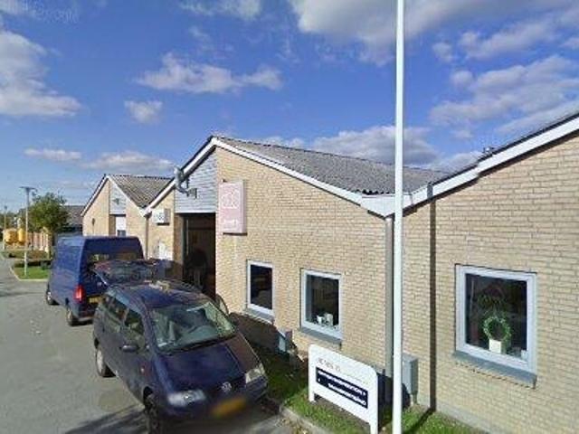 186 m² lager/kontor i større erhvervspark