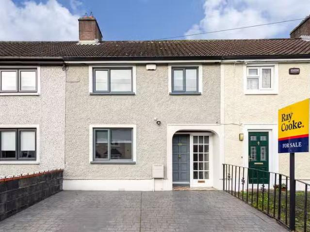 186 Mourne Road, D12 EC43, Drimnagh, Dublin 12 is for sale