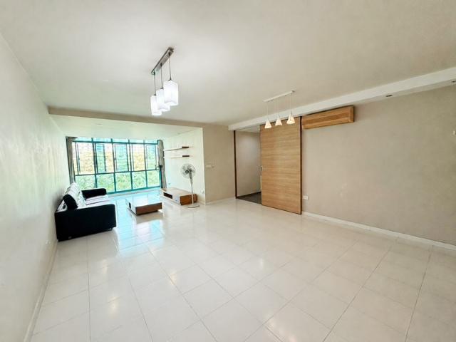 186 Punggol central HDB Apartment For Sale, $880,888, 4 Bed 2 Bath 1,377 sqft $640.00 psf