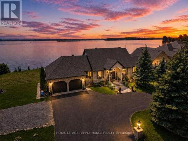 18734 County 2 Road, South Glengarry, ON, K6H 5R5 Luxury House for sale | Listing ID X13699 | Royal LePage Carriage Trade Luxury Properties