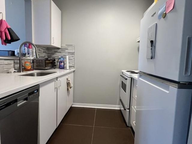 188 Waverley Street 1 Bedroom Apartment for Rent at 188 Waverley St, Ottawa, ON K2P 0V6 Centretown