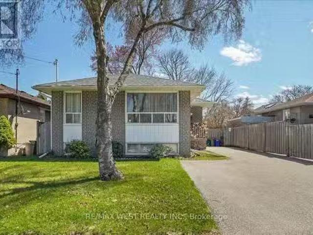 188 Thistle Down Boulevard, Toronto, ON, M9V 1K1 house for s.