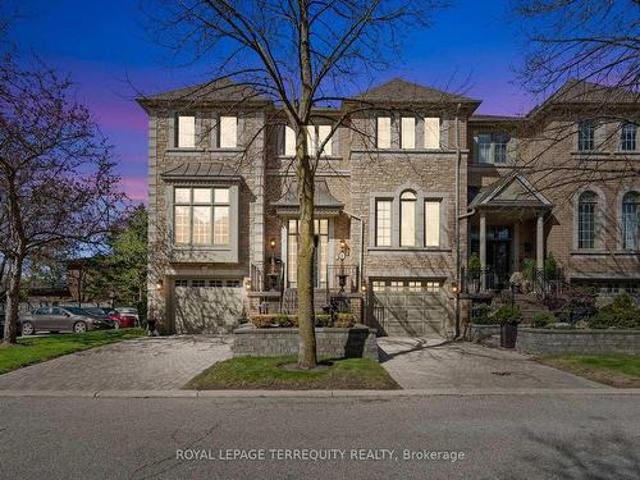 18 197 La Rose Avenue, Toronto, ON, M9P 3W1 townhouse for sale | Listing ID W12109 | Royal LePage
