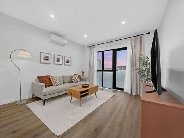 18.20.22 Vista Estate Boulevard, Flat Bush, Manukau City