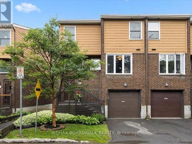18 2126 Eric Crescent, Ottawa, ON, K1B 4P4 townhouse for sale | Listing ID X13525 | Royal LePage