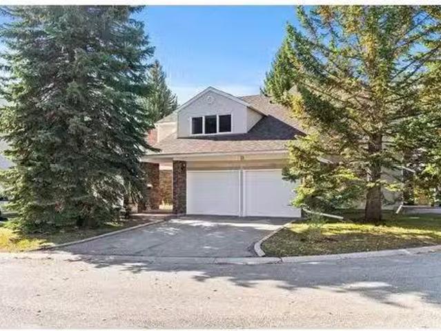 18 275 Woodridge Drive Sw, Calgary, AB, T2W 4S4 semi detache.