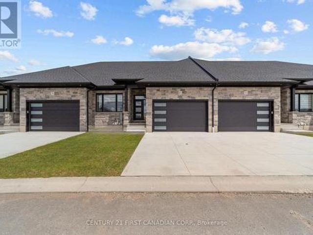 18 32 Postma Street, North Middlesex Ailsa Craig, ON, N0M 1A0 house for sale | Listing ID X13601 | Royal LePage