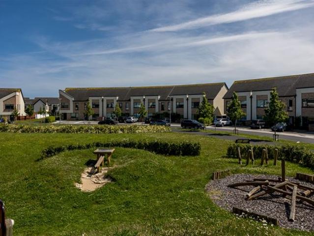 18 The Crescent, St. Marnocks Bay, Portmarnock, County Dublin Noel Kelly Auctioneers Ltd 4937 MyHome. Ie Residential