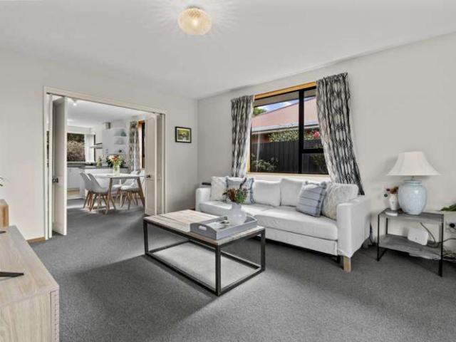 1/8 Torvill And Dean Lane, Cashmere, Christchurch City