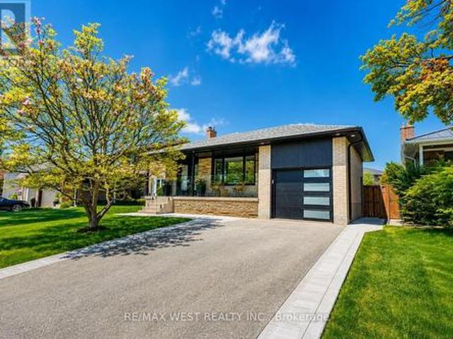 18 Torrington Drive, Toronto, ON, M9C 3V5 house for sale | Listing ID W13150 | Royal LePage