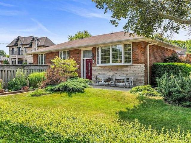 18 Verlaine Place, Toronto, ON, M1P 3X3 house for sale | Listing ID E12266 | Royal LePage