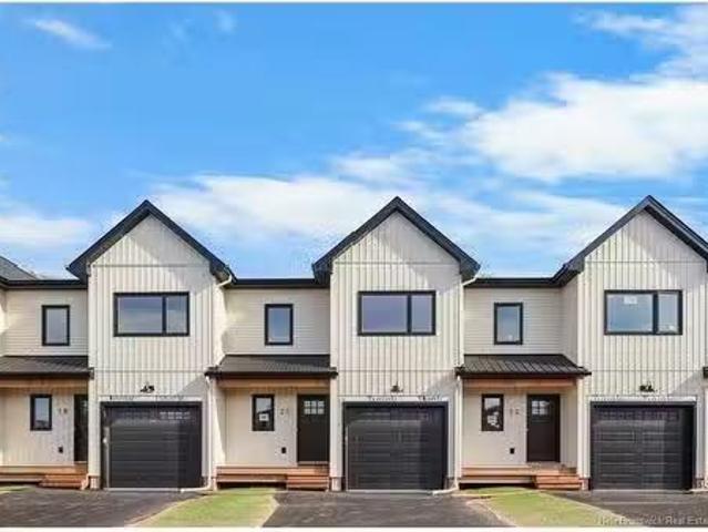 18 Vision Court, Dieppe, NB, E1K 0A8 house for sale Listing.