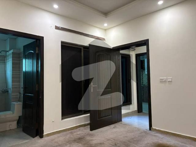 18 West 2 Bed Flat In F11