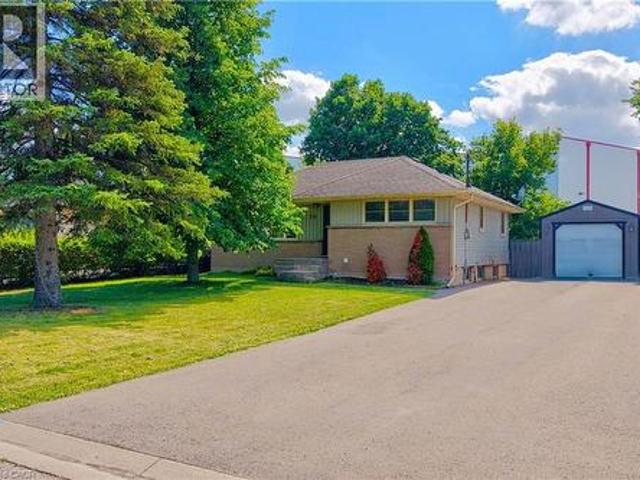18 Willowdale Street, Brantford, ON, N3T 5L7 house for sale | Listing ID 40846 | Royal LePage