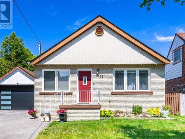 18 Adanac Drive, Toronto, ON, M1M 2E4 house for sale | Listing ID E12246 | Royal LePage