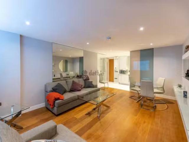 18 Baggot Street Lower, Dublin 2 is for rent