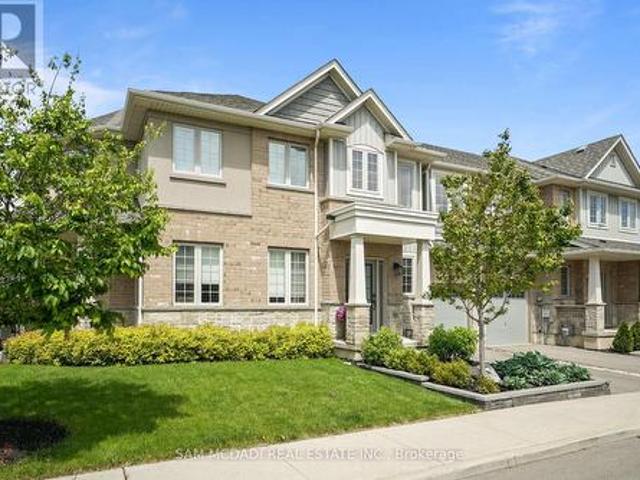18 Beau Chatel Lane, Grimsby, ON, L3M 0H4 townhouse for sale | Listing ID X12233 | Royal LePage