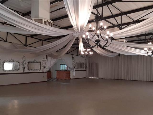 18 Bedroom House in Kameeldrift East