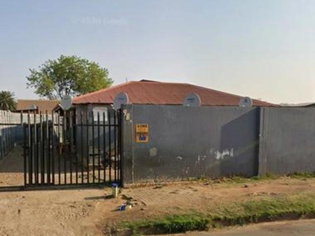 18 bedroom investment property on th.