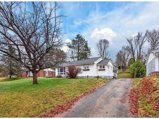 18 Birchcroft Dr, Fredericton, NB, E3C 1K7 house for sale | Listing ID NB138565 | Royal LePage
