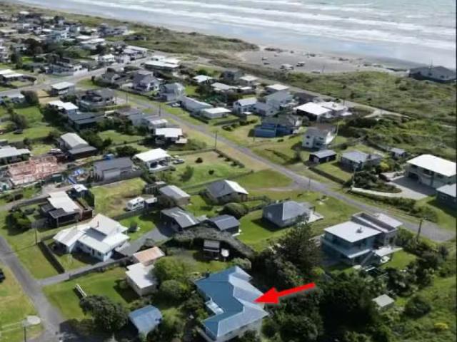 18 Brown Terrace, Foxton Beach, Horowhenua