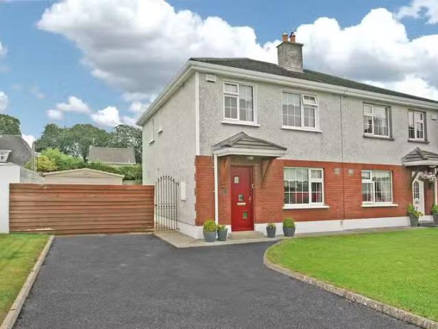 18 Brookville Green, Nenagh, Co. Tipperary, E45CA21 is for sale