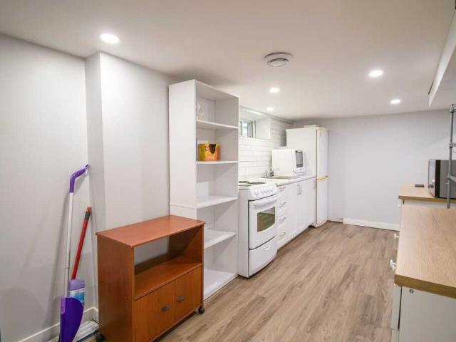 18 Catherine Street 1 Bedroom Apartment for Rent at 18 Catherine St, St. Catharines, ON L2R 5E5 York Haig