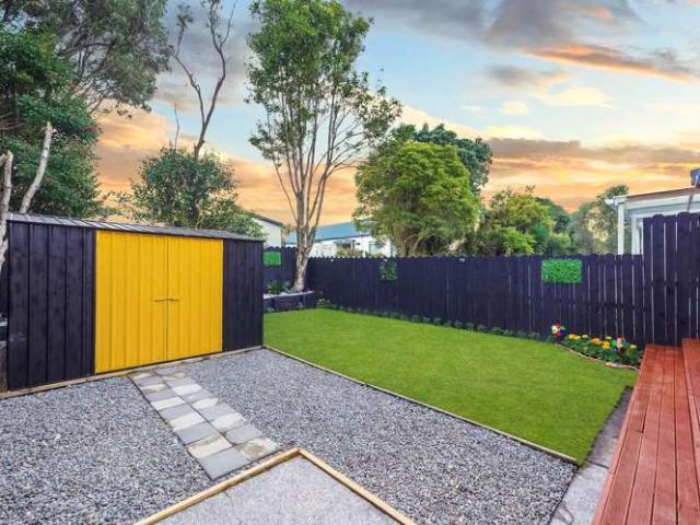 18 Chapel Road, Flat Bush, Manukau City