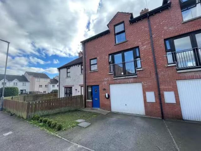 18 Drummond Park