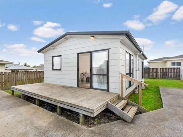 18 Dungarvon Place, Clendon Park, Manukau City