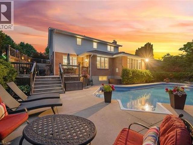 18 Dunnington Court, Kitchener, ON, N2A 3M5 house for sale | Listing ID 40845 | Royal LePage