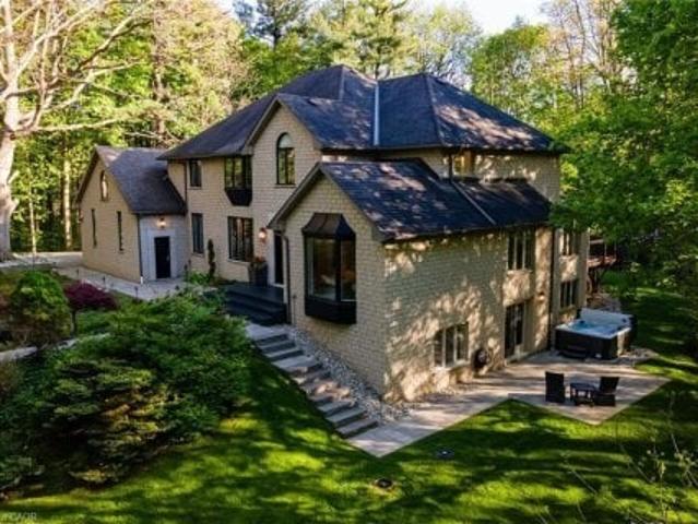 18 Elder Crescent