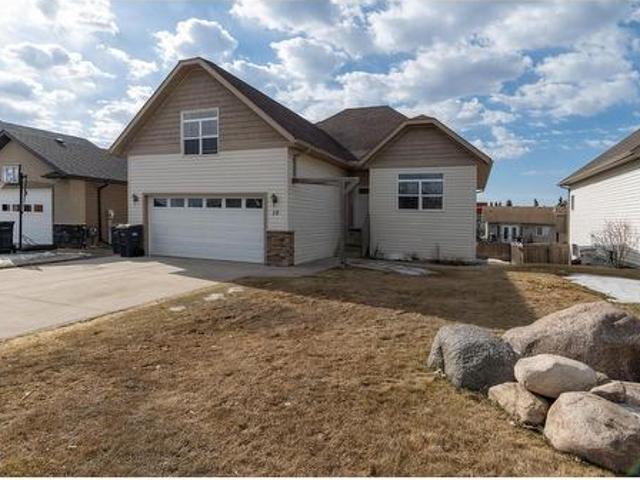 18 Fir Court, Cold Lake, AB, T9M 0A8 house for sale | Listing ID E4485 | Royal LePage