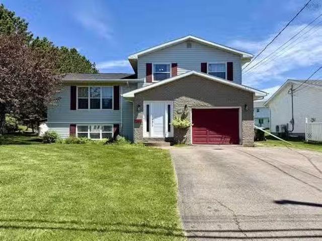 18 Fletcher Drive, Amherst, NS, B4H 4M4 house for sale List.