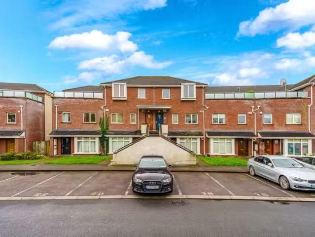 18 Hansted Crescent, Lucan, Co. Dublin, K78R528 is for sale